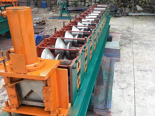 全自動(dòng)角鋼成型機(jī)